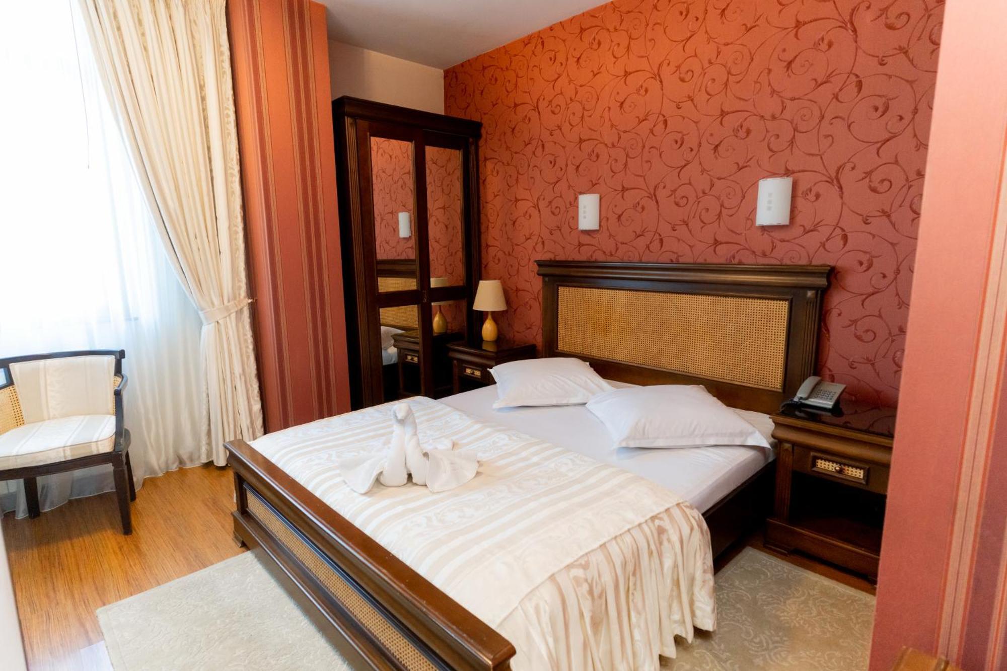 Acapulco Hotel Плоешти Экстерьер фото