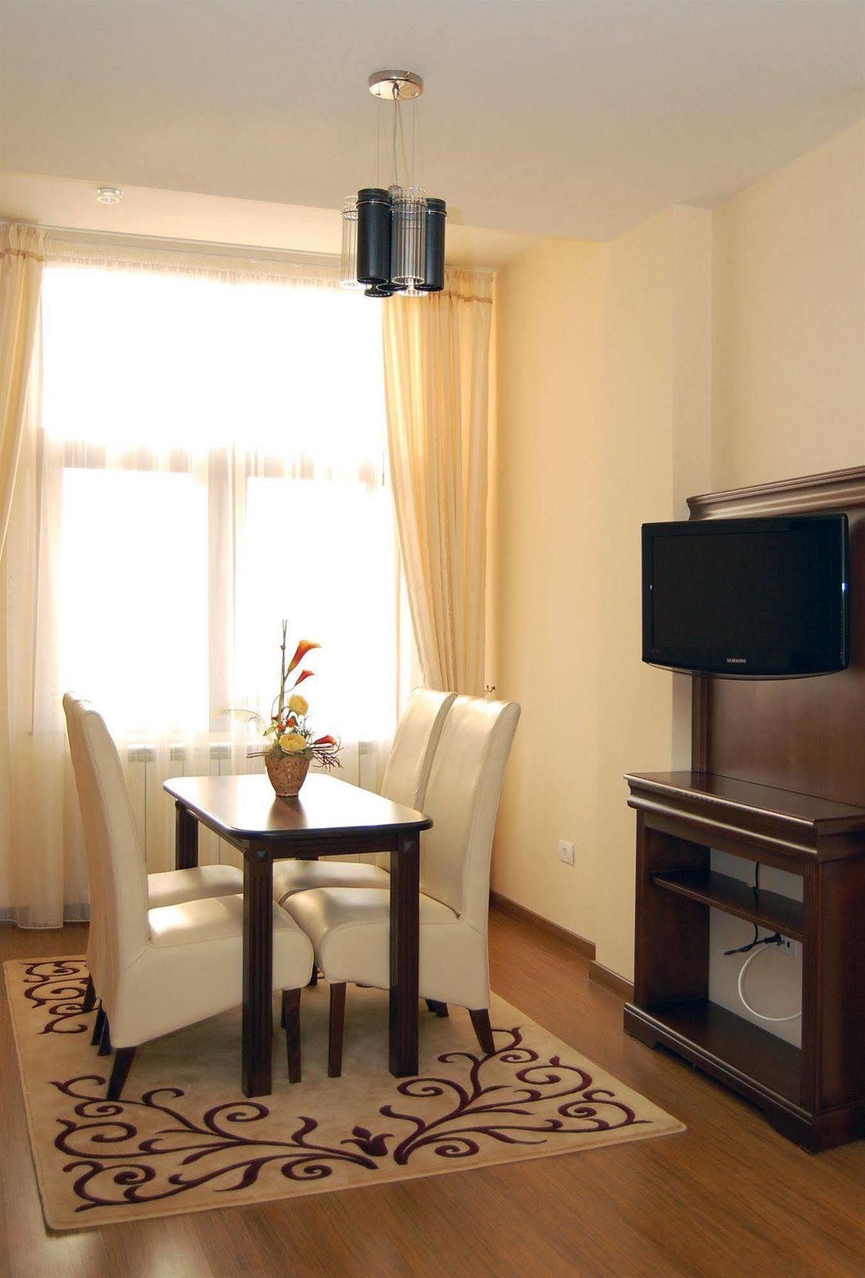 Acapulco Hotel Плоешти Экстерьер фото